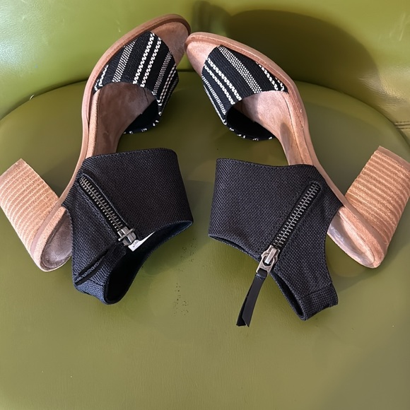 TOMS SANDALS - Picture 6 of 6